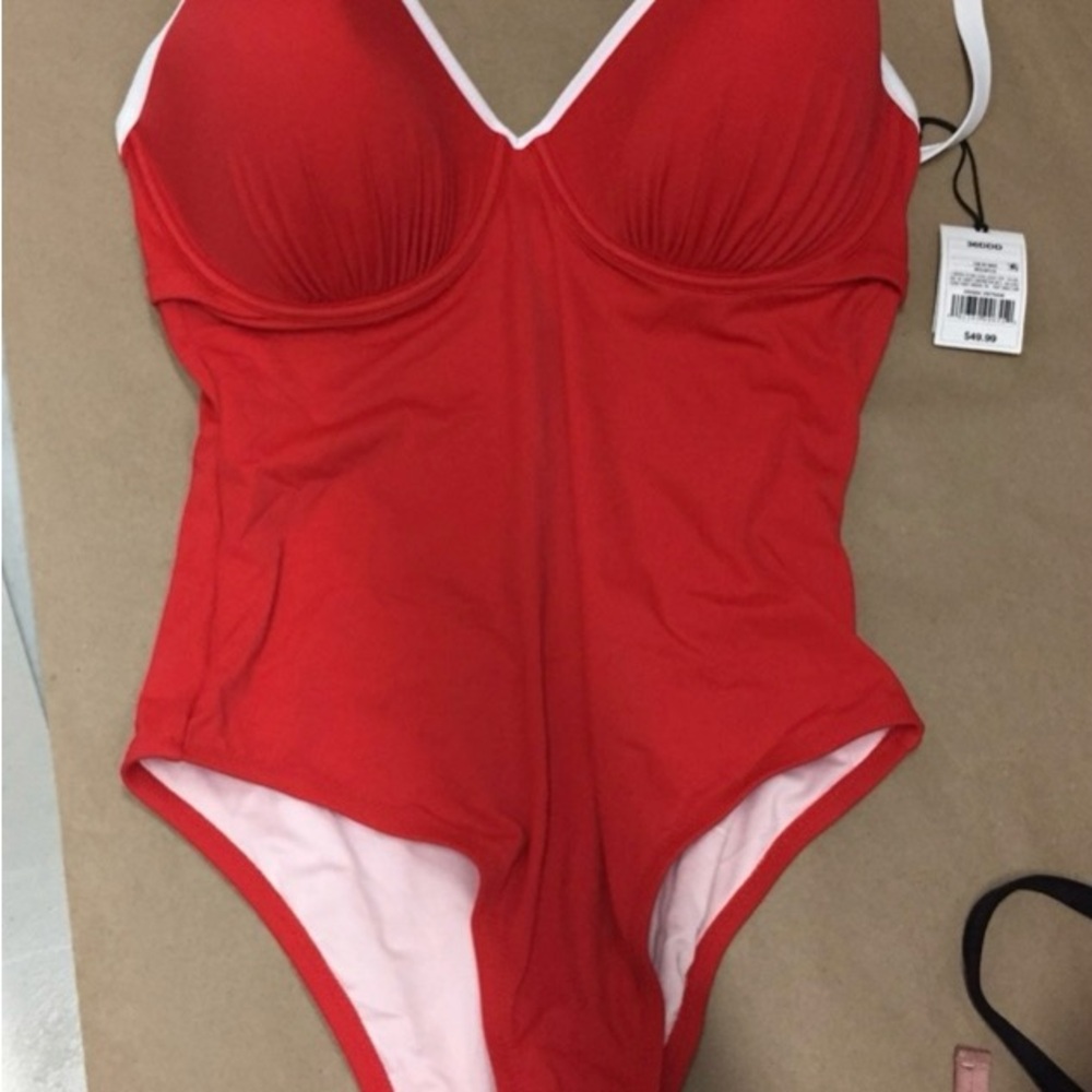 NWT **STAIN** SHADE AND SHORE RED SWIMSUIT SIZE 36DDD